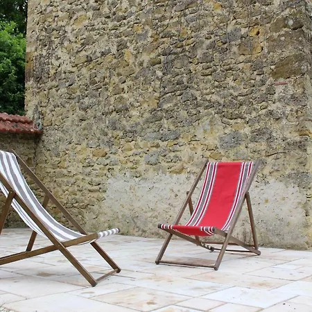 La Maison De Demeter Hébergement de vacances *